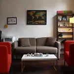 Charming Bright Apt In The Marais